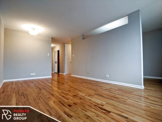 Photo - 4600 N Clarendon Ave Unit 1011