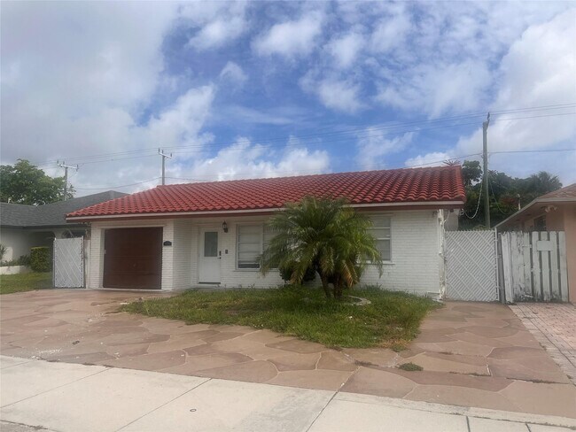 Photo - 1741 NE 39th St