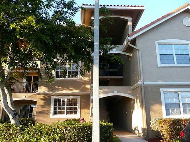 Photo - 11701 SW 2nd St Unit 5305