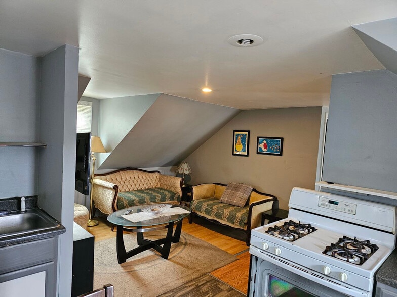 199 Belleville Ave