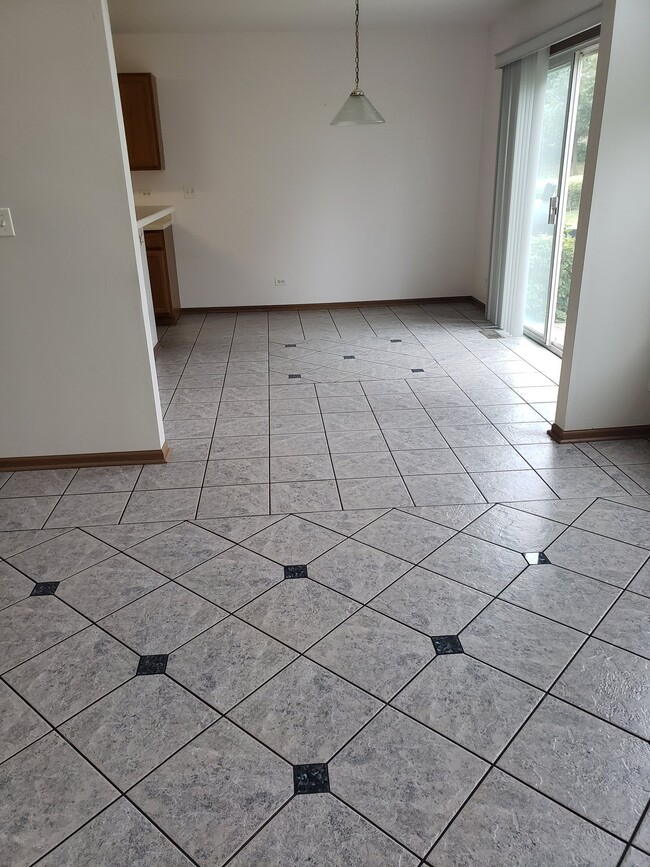 Photo - 615 Arrowwood Ct