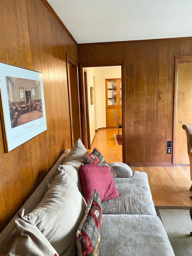 Building Photo - 1301 Forest Hills Blvd Rental