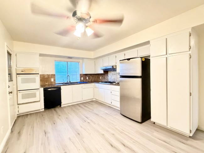 Photo - 6802 Bonillo Dr