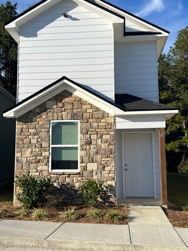 47 Arbor Cove Dr Townhome Townhome Rental in Phenix City AL