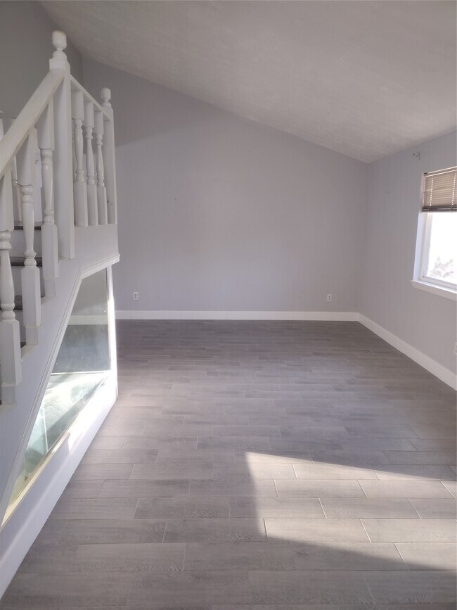 Photo - 7514 Wovenwood Ln