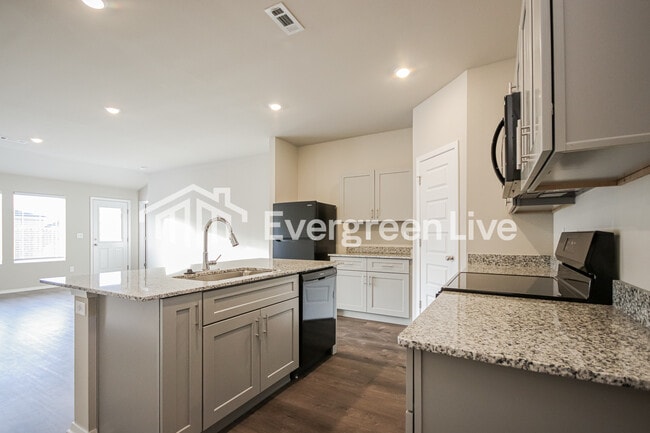 Photo - 6615 NW Kathleen St