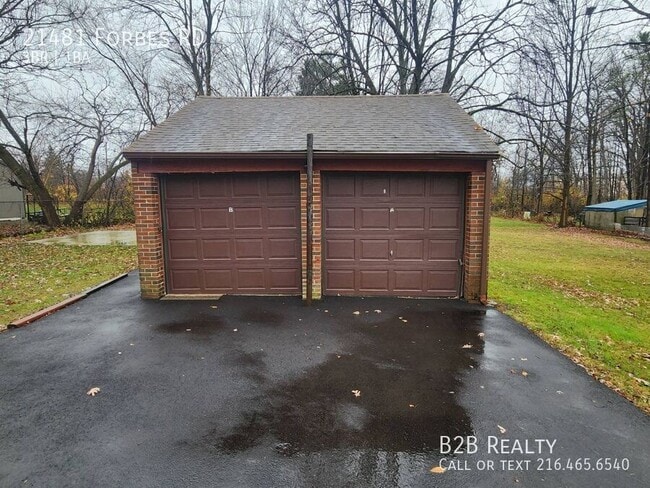 Photo - 21481 Forbes Rd