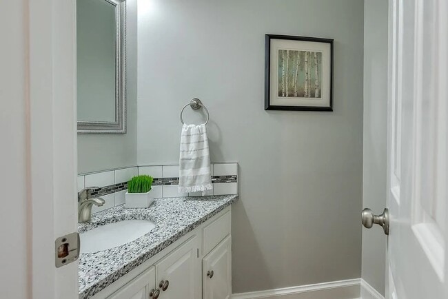 Photo - 125 Skylark Way
