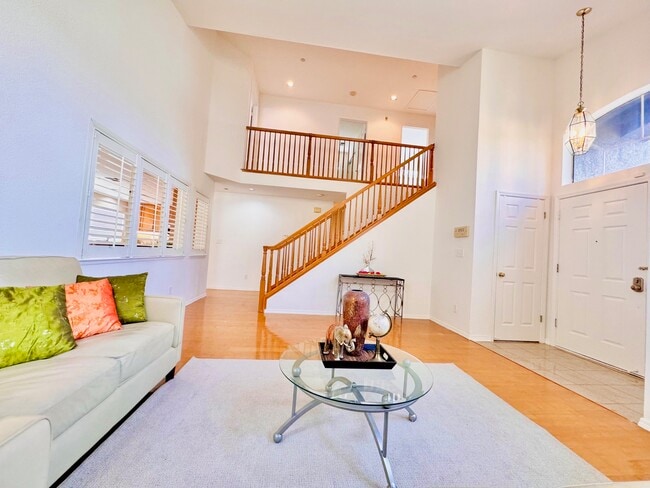 Photo - 4536 Mackinaw St