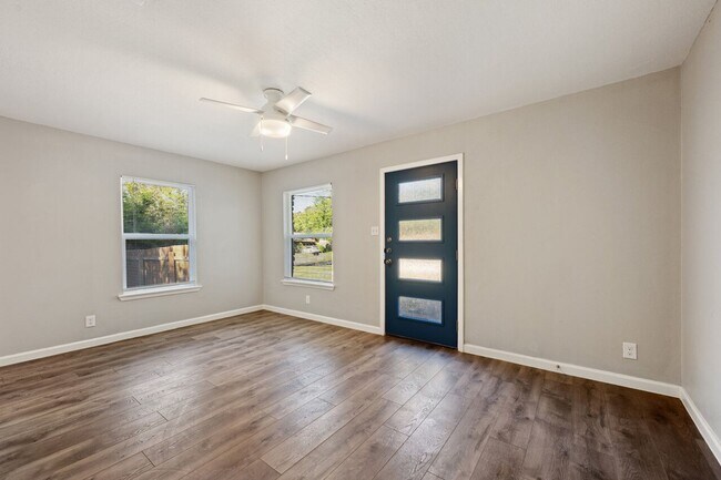 Photo - 2303 Metcalfe Rd Unit - B