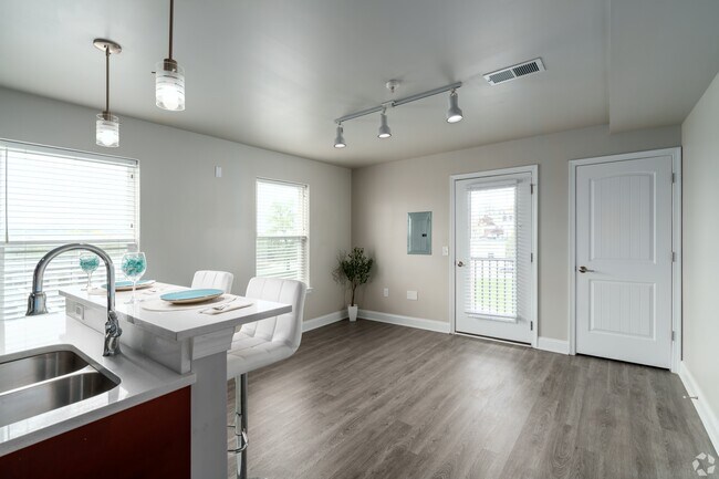 Enzo - Living Space