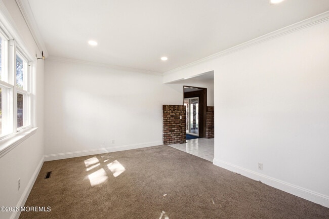 Photo - 328 Aldrich Rd