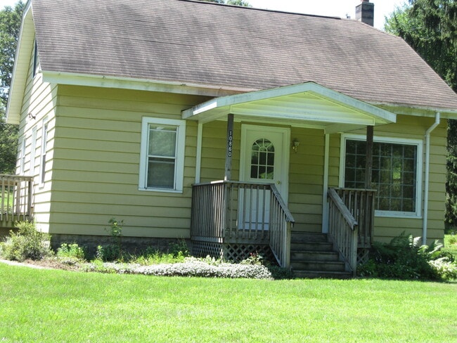 Photo - 10860 Bennett St SE
