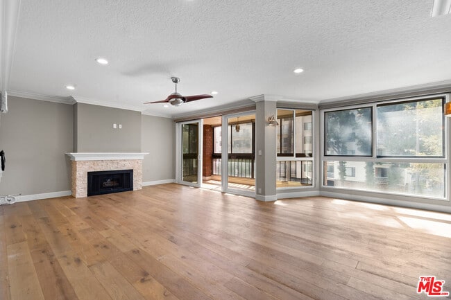 Photo - 4477 Wilshire Blvd Unidad 204