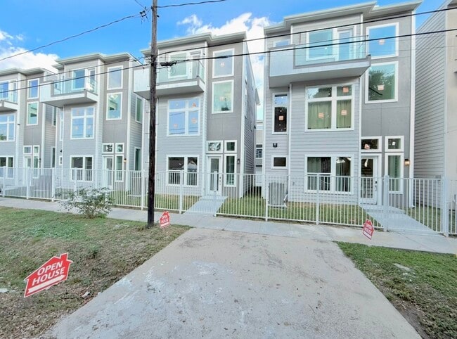 Photo - 6717 St Augustine St