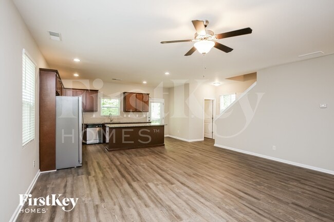 Photo - 19 Ruthie Ln N