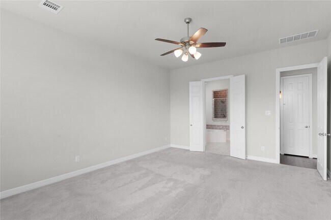Photo - 6026 Lake Bridge Ln