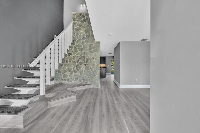 Photo - 14212 NE 4th Ave