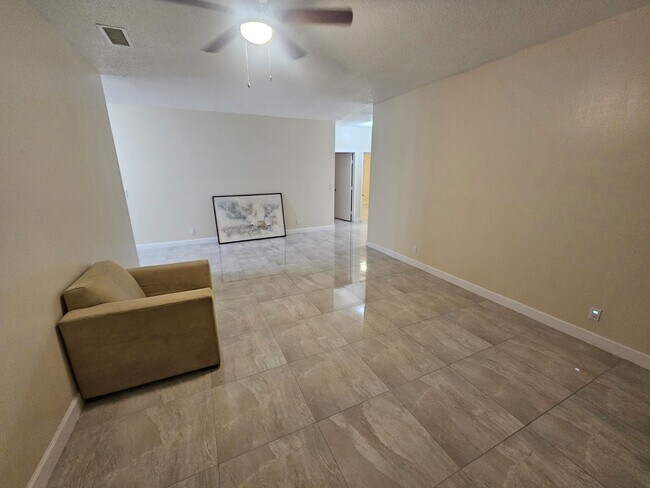 Photo - 2401 SW 82nd Terrace House