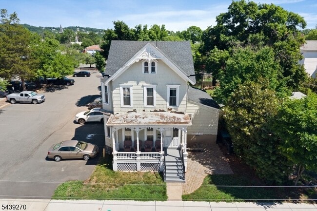 Building Photo - 28 Bloomfield Ave