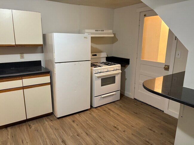 Photo - 389 Salem St Unidad 3