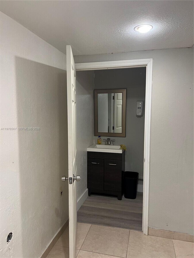 Photo - 149 Bentley Dr Unit 149A
