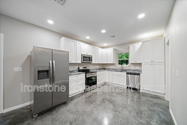 Photo - 212 W Jackson Ave