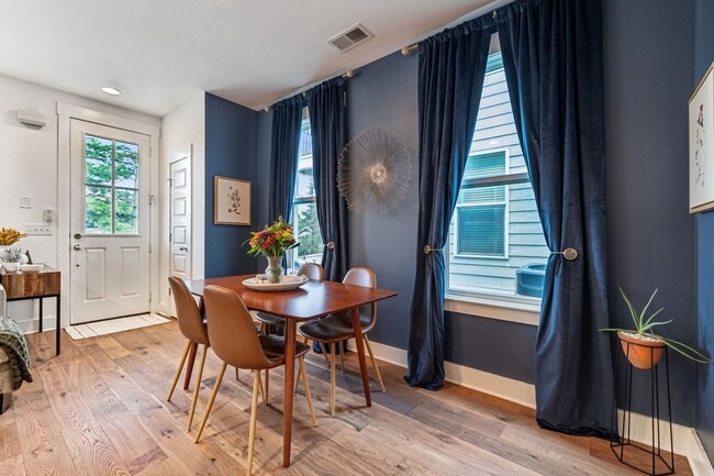 Photo - 420 Creative Way