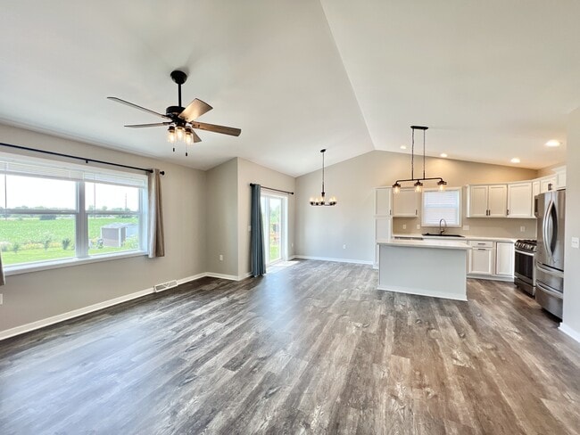 Photo - 3834 Lucey St