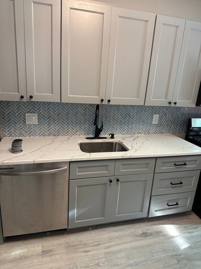 Photo - 347 N Edgewood St