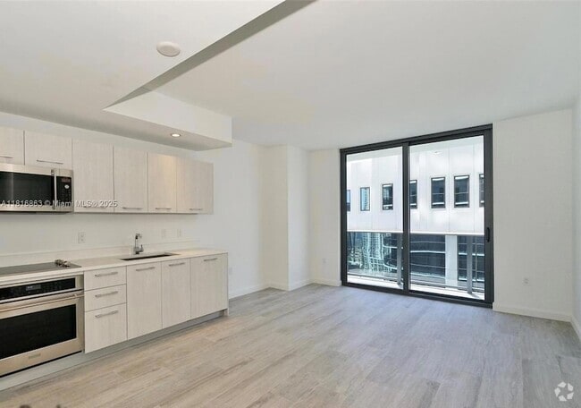 Building Photo - 55 SW 9th St Unit 2507 Rental