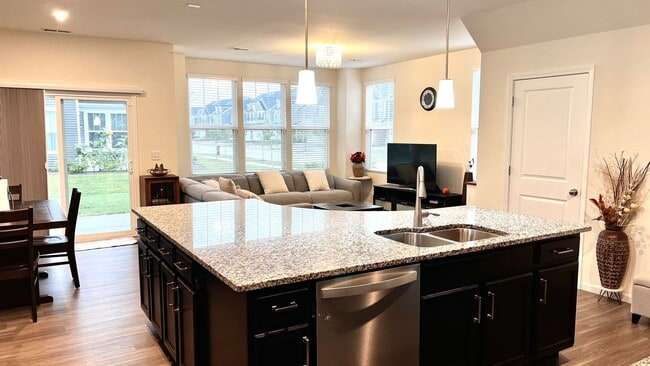 Photo - 538 Watercress Dr