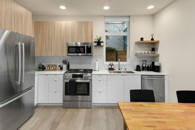 Photo - 319 Malden Ave E Unidad SI ID1036007P