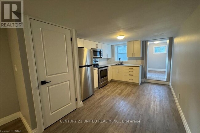 Photo - 61 MacKay Ave Unité 2