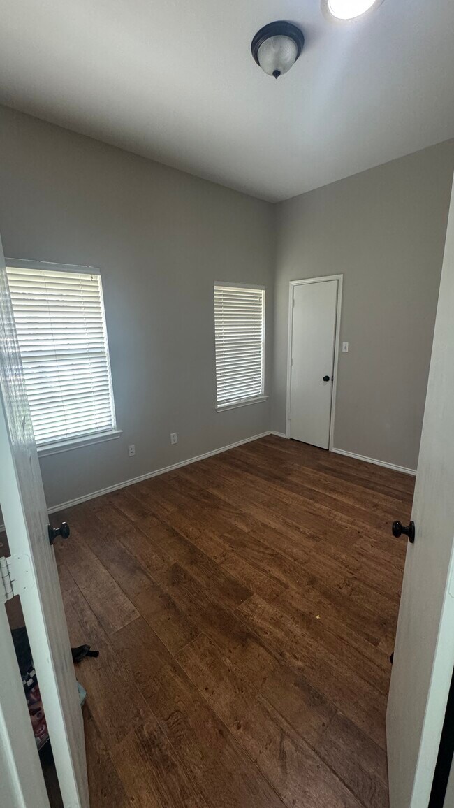 Photo - 20071 Meadow View Ln