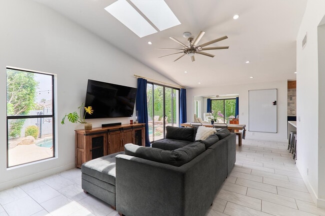 Photo - 8113 E Redwing Rd