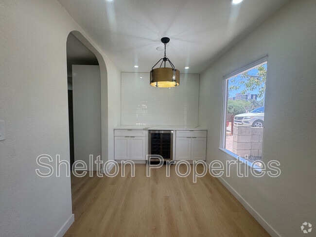 Building Photo - 2047 E Virginia Ave Rental