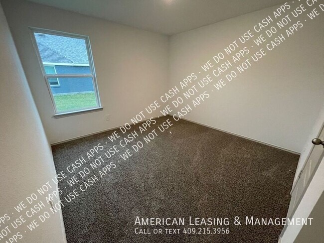 Photo - 1585 Holly Trails