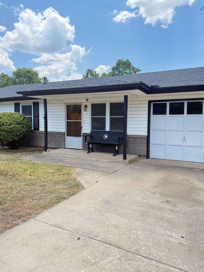 Photo - 1001 Traci Dr