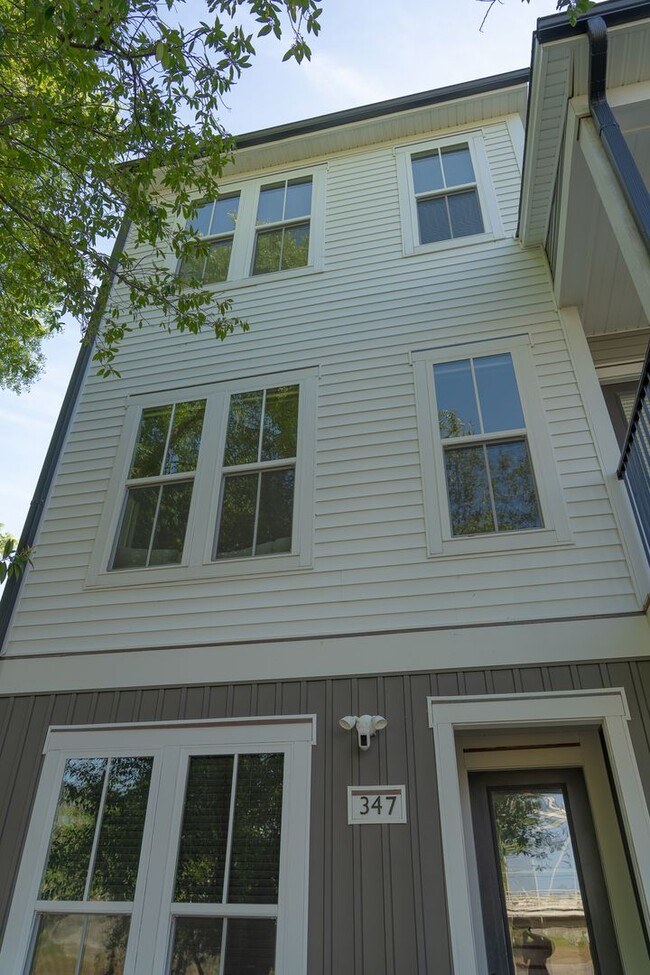 Photo - Secluded new townhouse in downtown wilmington