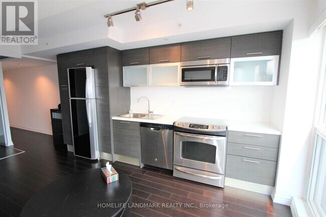 386 Yonge St Unit 2106