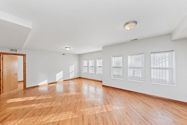 Photo - 1118 E Hyde Park Blvd Unit G1