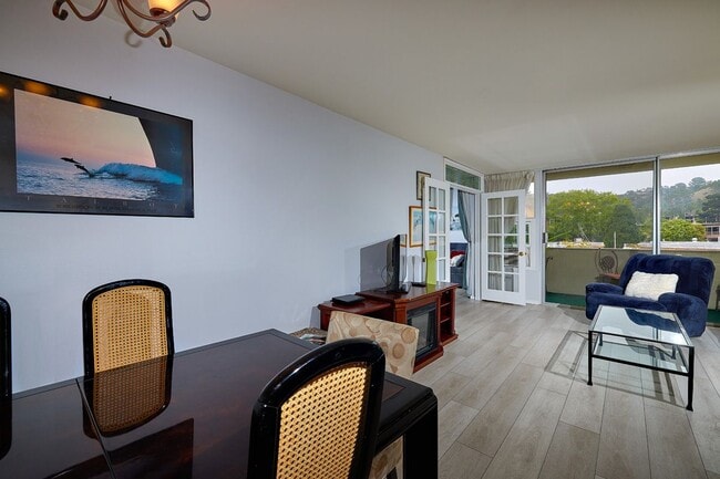 Photo - 2510 Torrey Pines Rd Unit Matt