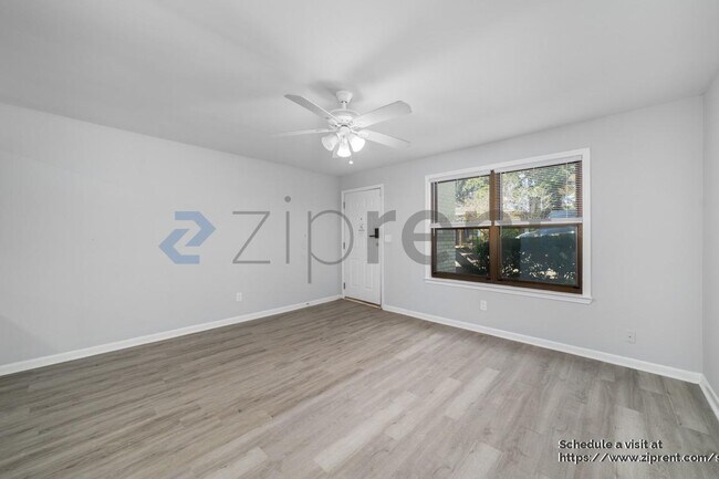 Photo - 575 Springwood Dr