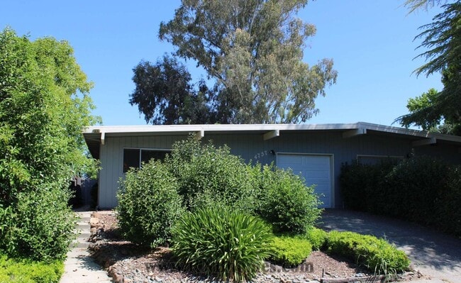 Building Photo - 4757 River College Dr