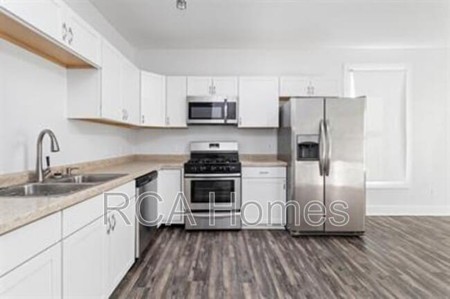 Building Photo - 1112 Pleasant St Unit 3 Rental
