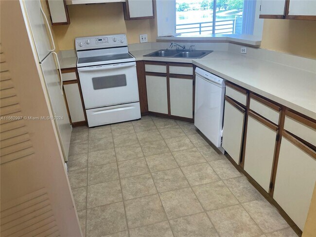 Photo - 3401 NW 44th St Unidad 201