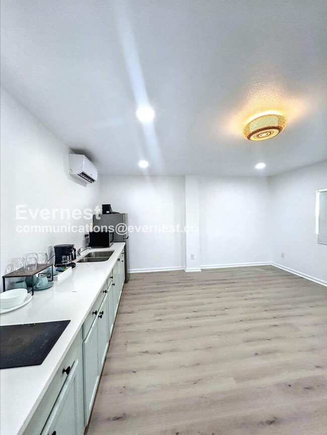 Photo - 1404 Rivas St