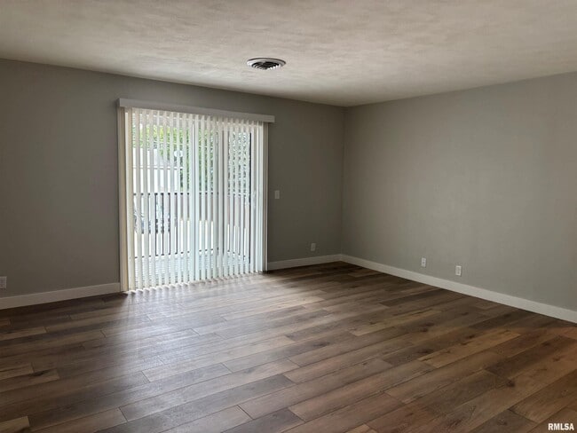 Photo - 1650 W 42nd St Unit 11