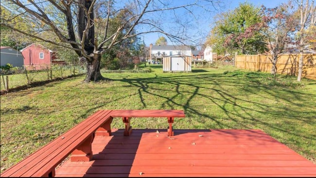 Photo - 1033 Saint Clair Ave